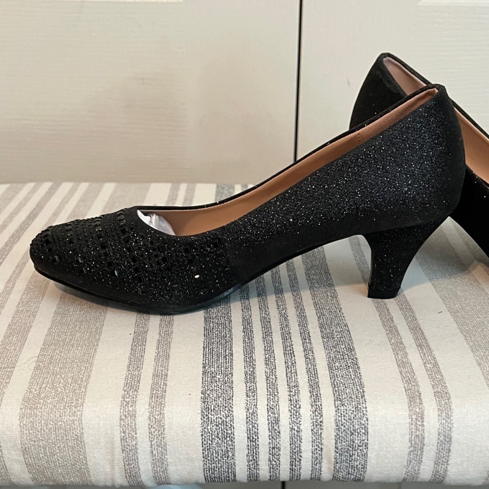 Black Women's Heels - Picture 3 of 7
